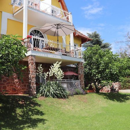 Gyoengyoem Apartman Balatonalmádi Esterno foto