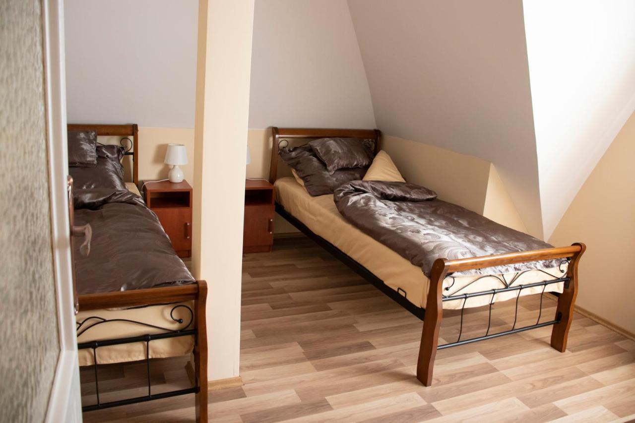 Gyoengyoem Apartman Balatonalmádi Esterno foto