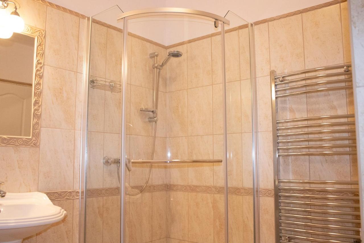 Gyoengyoem Apartman Balatonalmádi Esterno foto