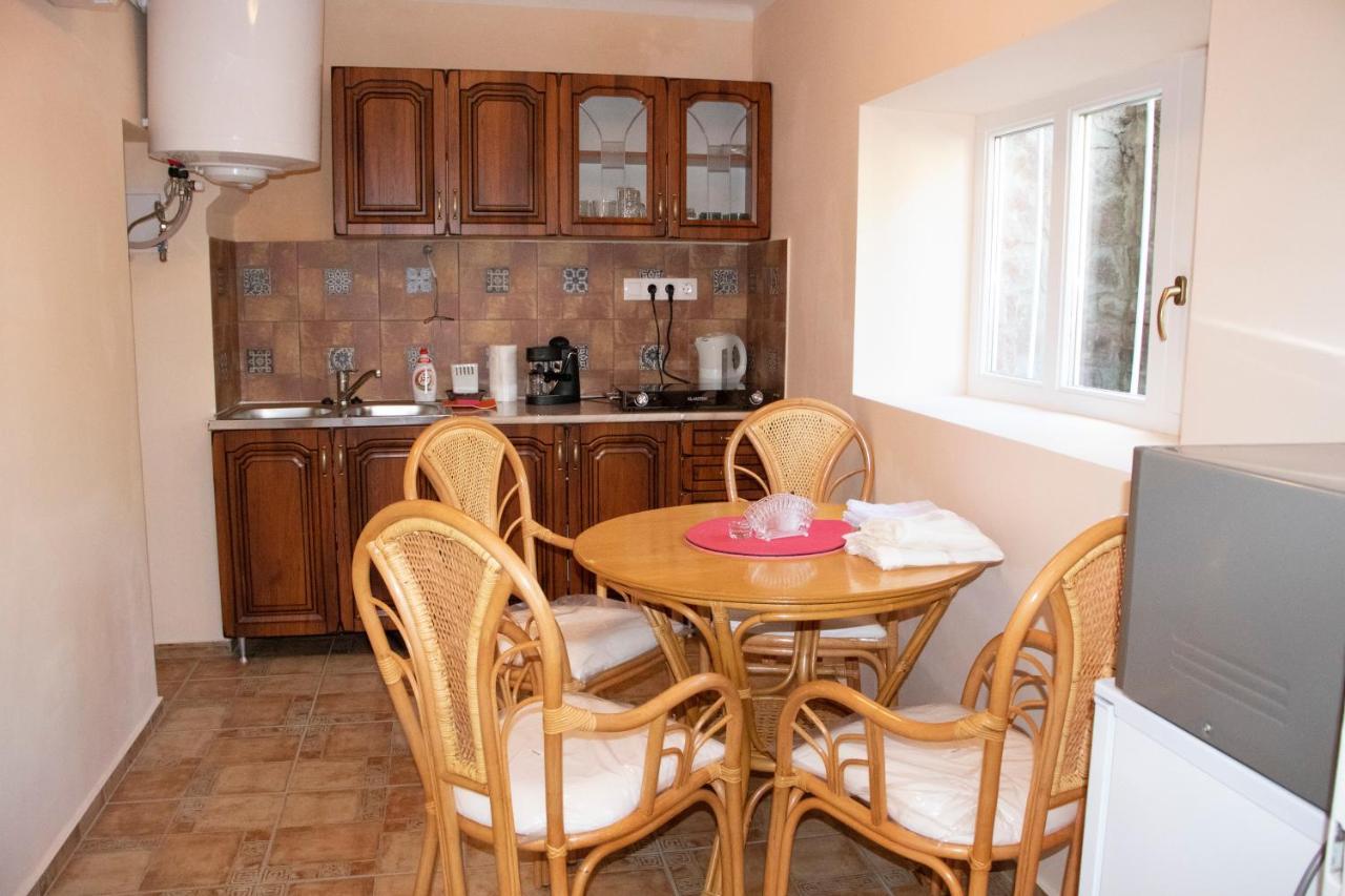 Gyoengyoem Apartman Balatonalmádi Esterno foto