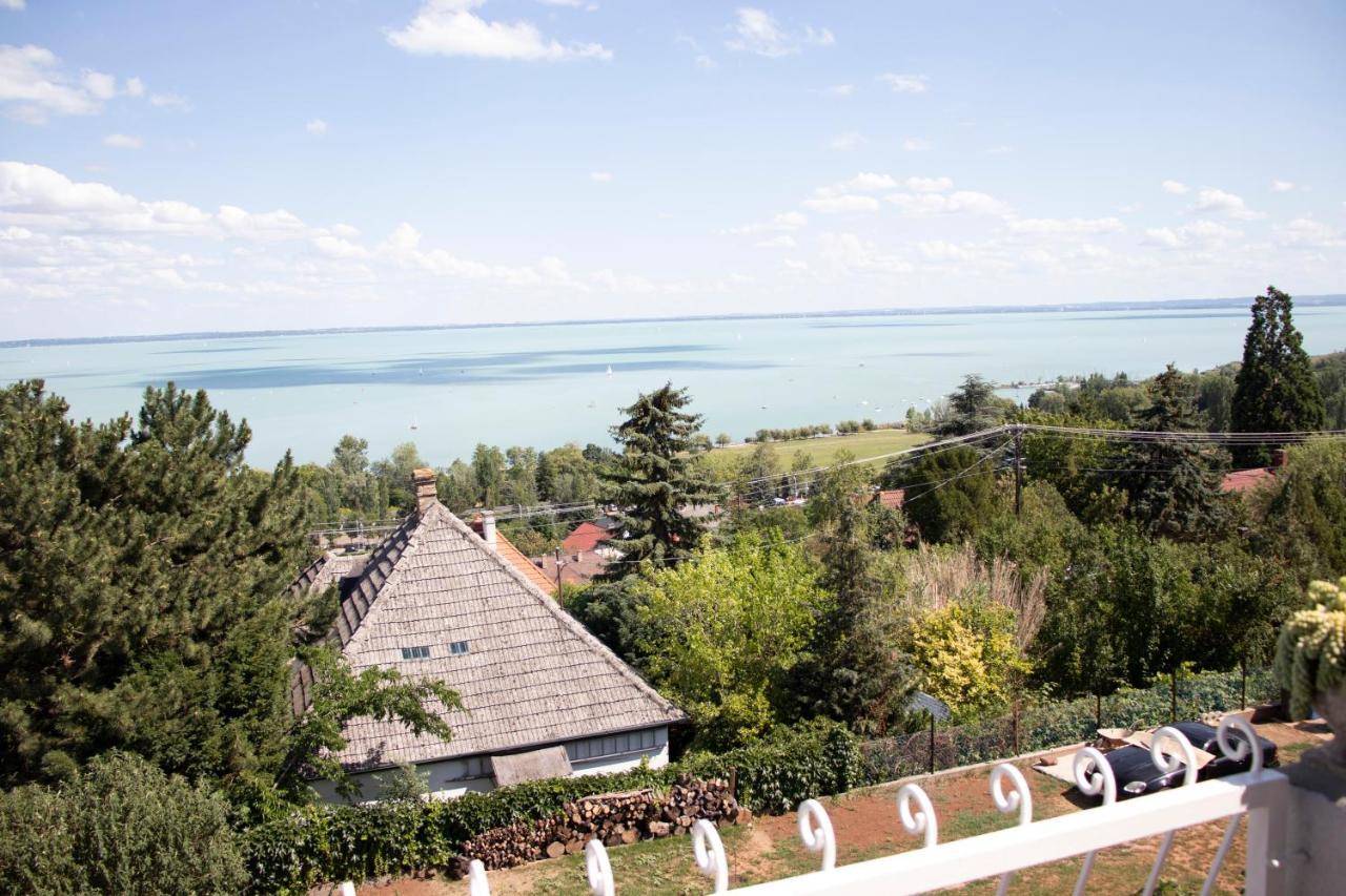 Gyoengyoem Apartman Balatonalmádi Esterno foto